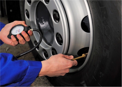 Lastik Tamiri: Araç Güvenliğiniz İçin Önemli İpuçları